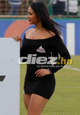 ¡No apto para cardíacos! El 'Clásico Nacional' se engalanó con la belleza catracha