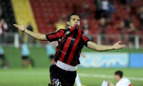 Pablo Antonio Gabas anotó el gol de la victoria de Alajuelense ante Carmelita (Foto: Nacion.com)