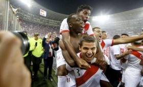 La selección de Perú celebró en grande la clasificación al mundial tras 30 años de no participar en esa competencia. (Foto: peru.com)
