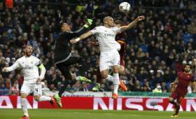 Keylor Navas sigue sumando minutos sin conseguir gol en la Champions League (EFE)