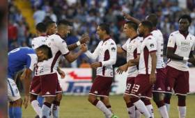 El volante del Saprissa buscará anotar ante su archirrival Liga Deportiva Alajuelense. (Foto: La Nación).