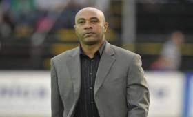 Mauricio Wright continuará dirigiendo al Municipal de Pérez Zeledón el próximo torneo en Costa Rica.