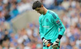 Courtois se lesionó en un menisco en el entrenamiento del 9 de septiembre, después de haber disputado dos partidos con su selección.
