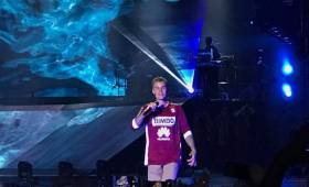 El cantante norteamericano realizó una gran presentación en Costa Rica y vistió la camiseta del Saprissa.