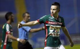 El volante catracho de 26 años se mostró muy contento con su llamado a la bicolor y espera sacar lo mejor de él todo por la selección.