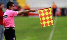 El asistente tico ha participado en Copas del Mundo, por lo que es un experimentado en el arbitraje costarricense. (La República)