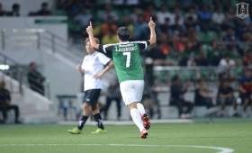 El costarricense anotó su noveno gol en el fútbol de Tailandia.