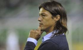 El técnico del Chivas aprovechó una entrevista para hablar de los futbolistas mexicanos que se han ido a Sudamérica.