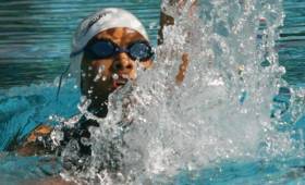 La nadadora salvadoreña Rebeca Quinteros clasificó a los Juegos Olímpicos de Rio 2016. (Foto: El Gráfico)