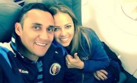 La hermosa esposa del guardameta costarricense confesó que no le gusta mucho el fútbol.