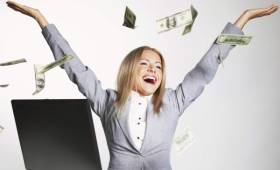 Dentro de ese mundo se mueve una enorme cantidad de dinero procedente de los productos y servicios que consumen cientos de miles de personas. Esto no solo le permite a las empresas darle lo mejor a sus usuarios y clientes sino también ofrecerle las condiciones adecuadas a sus empleados con salarios y beneficios únicos.