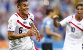 El defensa costarricense fue figura con Costa Rica en el Mundial de Brasil 2014.