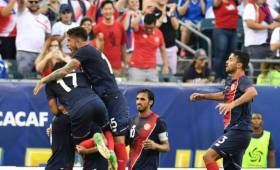 Los ticos celebraron con todo el autogol de Aníbal Godoy que le dio el pase a Semifinales de la Copa Oro. (Foto: AFP).