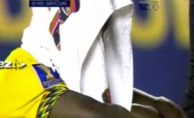 El futbolista de Jamaica fue captado por las camaras con la gran tristeza que le provocó lagrimas. (Foto: Cortesía)