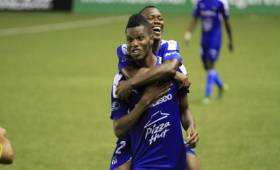 El Árabe Unido da el primer golpe camino a la gran final de la liga panameña de fútbol.