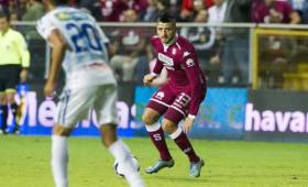 Diego Calvo ha tenido participación en los juegos del Saprissa, poco a poco se gana la confianza del técnico Carlos Watson. (Foto: La Nación).