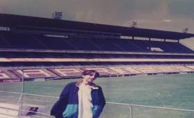 El guardameta canalero publicó en su facebook una fotografía de niño cuando visitó el estadio Ricardo Saprissa.
