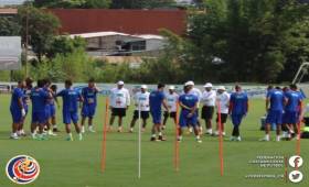 Los comandados por el técnico Oscar Ramírez realizaron su última práctica esta mañana previo al viaje hacia Estados Unidos. (Foto: FEDEFUTBOL)