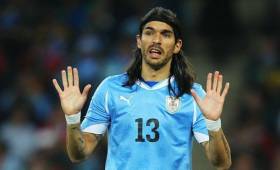 Sebastián 'El Loco' Abreu se reunió en México con los dirigentes del Santa Tecla de El Salvador.