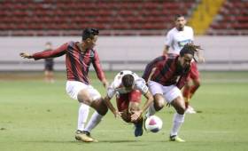 Róger Rojas se ha convertido en uno de los delanteros de confianza del técnico de Alajuelense.