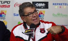 Junto con el director técnico, también no continuarán varios jugadores entre ellos Jorge Claros.