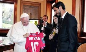 Keylor Navas y Bryan Ruiz estarán en el partido 'Unidos por la Paz' por invitación del Papa Francisco.