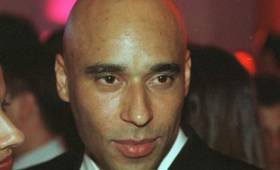 El hijo de Pelé tiene muchos problemas legales y ahora tiene orden de arresto por lavado de dinero.