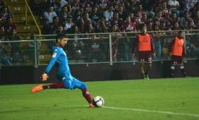 Jaime Penedo debutó con una buena actuación en el clásico de Costa Rica. (Foto: Joseline Rodríguez - DIEZ)