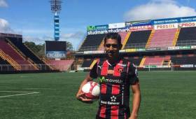 Jorge Claros permaneció dos torneos con Liga Deportiva Alajuelense.
