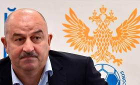 El estratega de la selección de Rusia ganará una suma importante de dinero si no pierde ante Costa Rica en el juego amistoso.