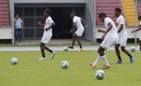 'La Federación Panameña Fútbol de Panamá aclara que el señor Daniel Gómez Luque no es parte de la planilla de la Fepafut, los emolumentos son cubiertos por el cuerpo técnico de la selección, que encabeza 'el Bolillo' Gómez', agrega la nota.