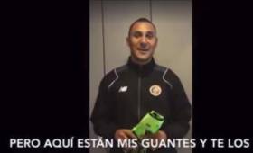 Keylor Navas envió el vídeo al luchador desde la concentración con la selección de Costa Rica. (Foto: Vídeo facebook)