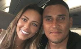 El guardameta costarricense Keylor Navas viajó a Madrid para participar de un campamento religioso y luego incorporarse a la pretemporada del Real Madrid.
