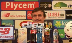 El estratega de la selección de Costa Rica, Oscar Ramírez, sigue observando futbolistas previo a los juegos eliminatorios.