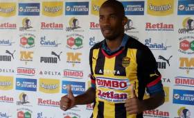 Lalín se sumó esta mañana a los entrenamientos del Real España y ya fue presentado. (FOTO: Melvin Cubas).
