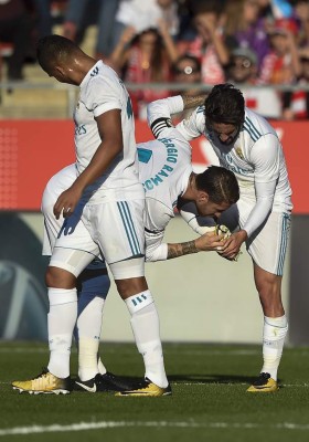 Lo que no se vio en TV: La tristeza de CR7, el beso de Ramos a Isco y el festejo local