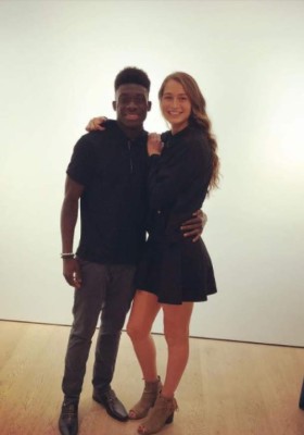 La sexy mujer de la gran estrella de Canadá: Víctima de racismo con su novio y juega en el PSG