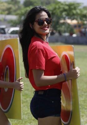 FOTOS: Las chicas más lindas de la ida de final en Honduras