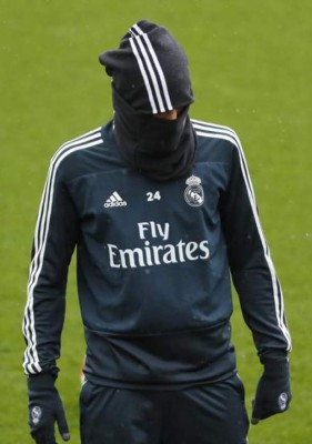 Con frío y tensión: Así fue el primer entrenamiento de Santiago Solari en el Real Madrid