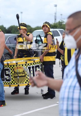 Fotos: Afición del Real España pone el ambiente y color en el amistoso con Querétaro en Houston