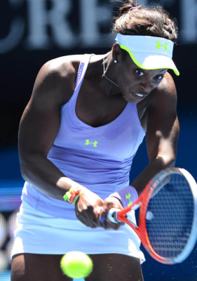Stephens tumba a Serena.
