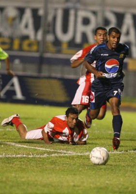 Jugadores que han llegado a Honduras con porte de figuras