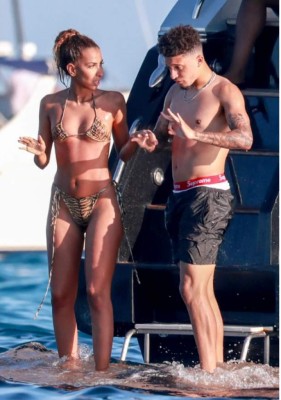 ¿Quién es la misteriosa mujer que disfruta de vacaciones junto a Jadon Sancho en Ibiza?