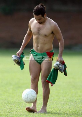 Del baúl de los recuerdos: La foto de Pacini, los futbolistas en el presidio y el contrato de Osman