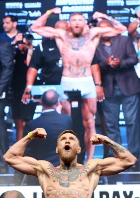 En fotos: Polémica e insultos entre Mayweather y McGregor a un día de la pelea
