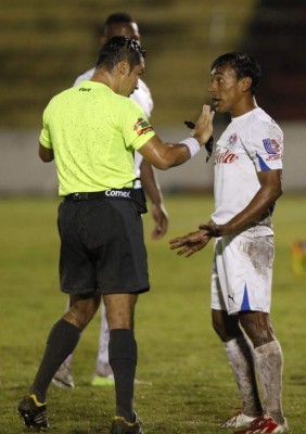 Los 11 futbolistas con más expulsiones en la historia de la Liga Nacional