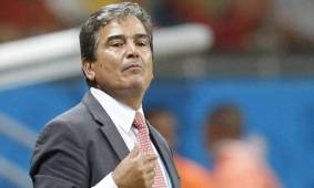 Pinto resolverá su futuro en agosto, tras finalizar contrato con la selección tica. Foto: EFE