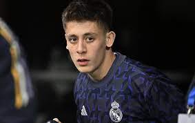 Para pagar el salario de Mbappé: Revelan los siete jugadores que se irán del Real Madrid la próxima temporada