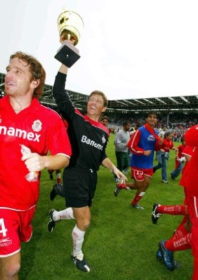 ¡Chivas iguala al Olimpia! Los equipos que han levantado el deseado torneo de la Concacaf