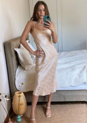 Así es la nueva novia de Brad Pitt: está casada, tiene un hijo y su marido sabe de su relación con el actor